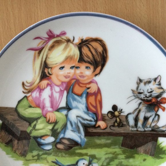 Vintage Japan wall plate friends make the world a happy place made for Giftcraft - Picture 2 of 5
